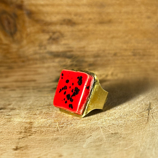 Anello artigianale maiolica in ottone, design moderno, fatta a mano in Italia, SICILIA