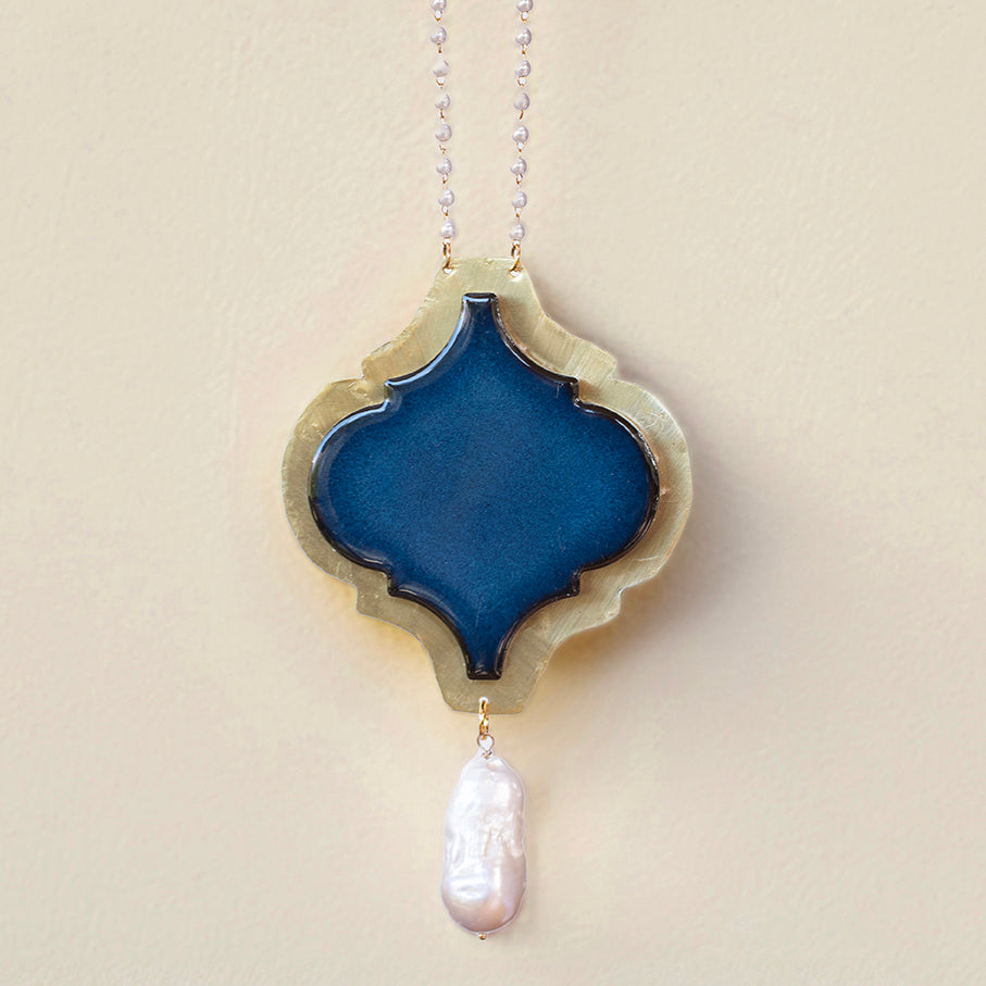 Collana artigianale ceramica in ottone, design moderno, fatta a mano in Italia, SICILIA