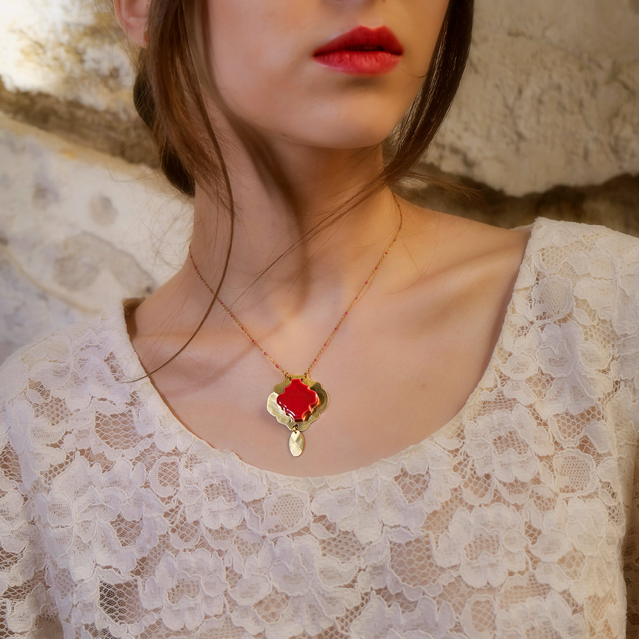 Collana artigianale ceramica in ottone, design moderno, fatta a mano in Italia, SICILIA