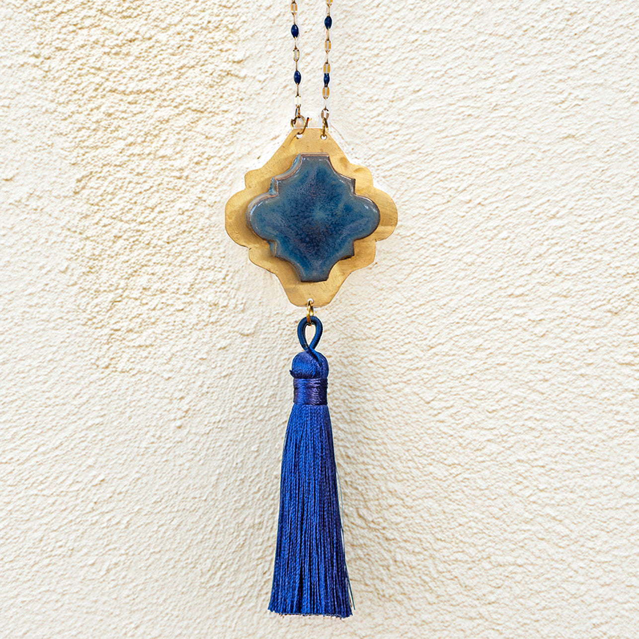 Collana artigianale ceramica in ottone, design moderno, fatta a mano in Italia, SICILIA