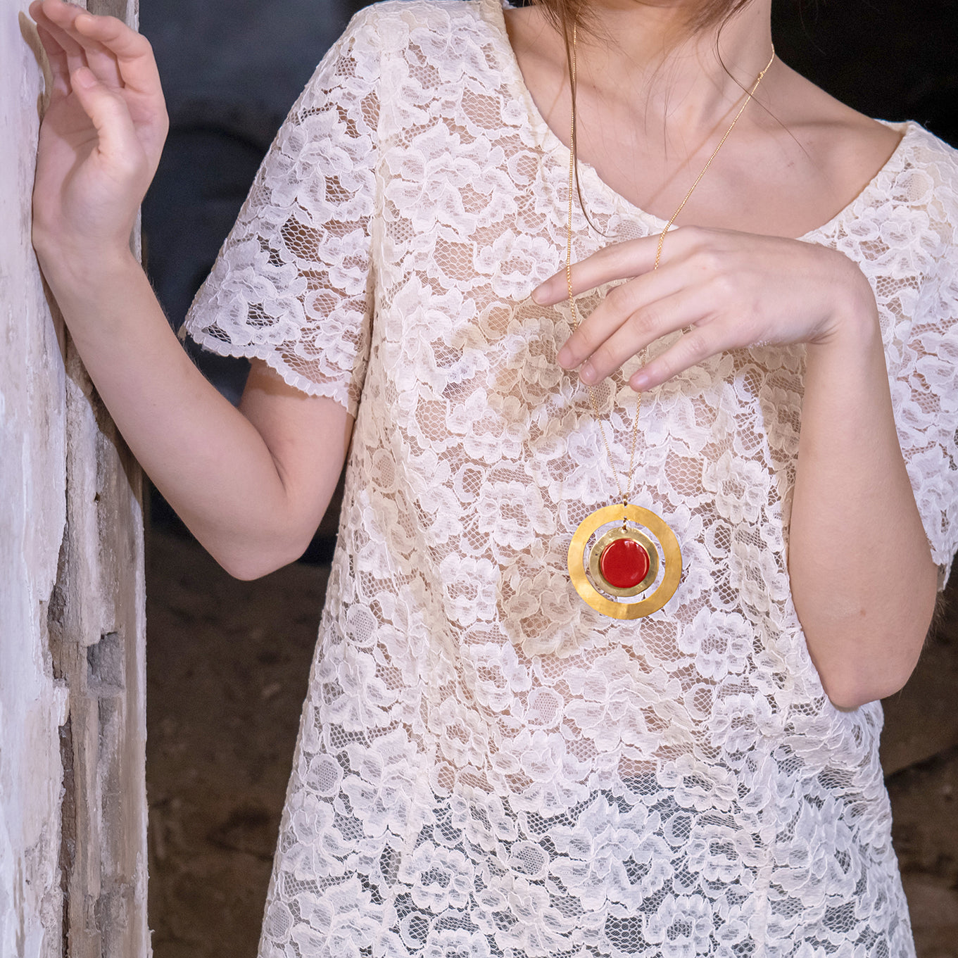 Collana artigianale ceramica in ottone, design moderno, fatta a mano in Italia, SICILIA