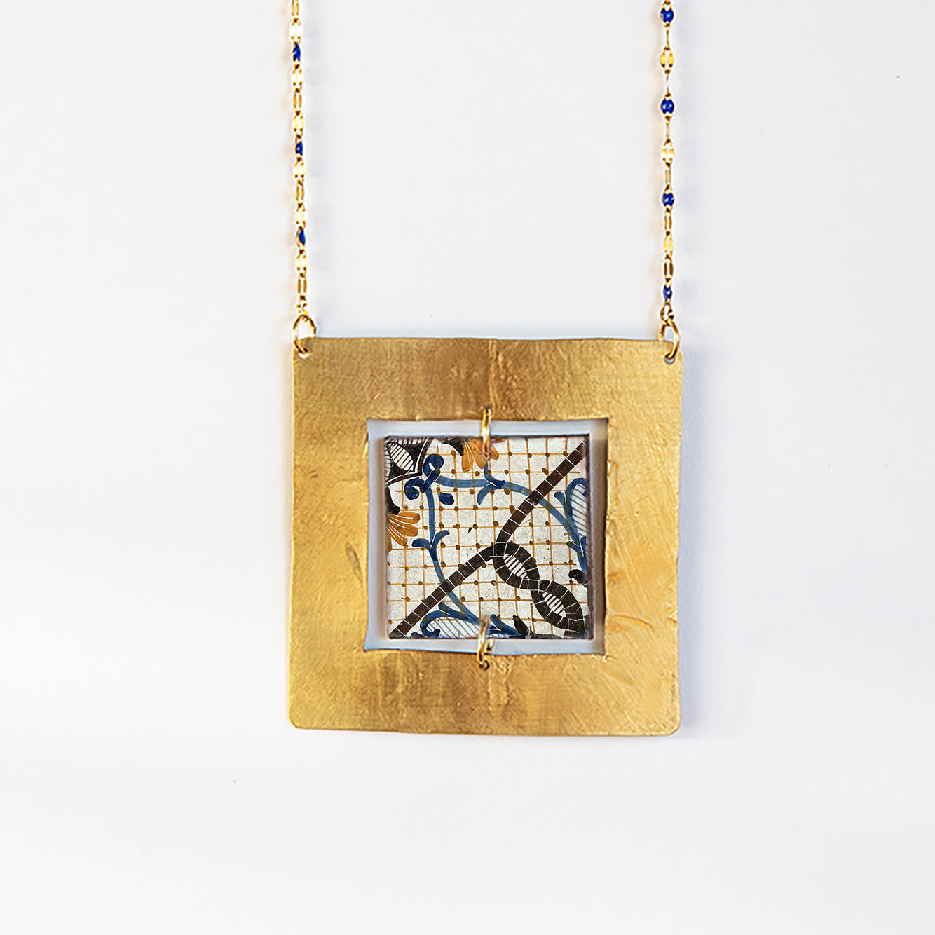 Collana artigianale maiolica in ottone, design moderno, fatta a mano in Italia, sicilia