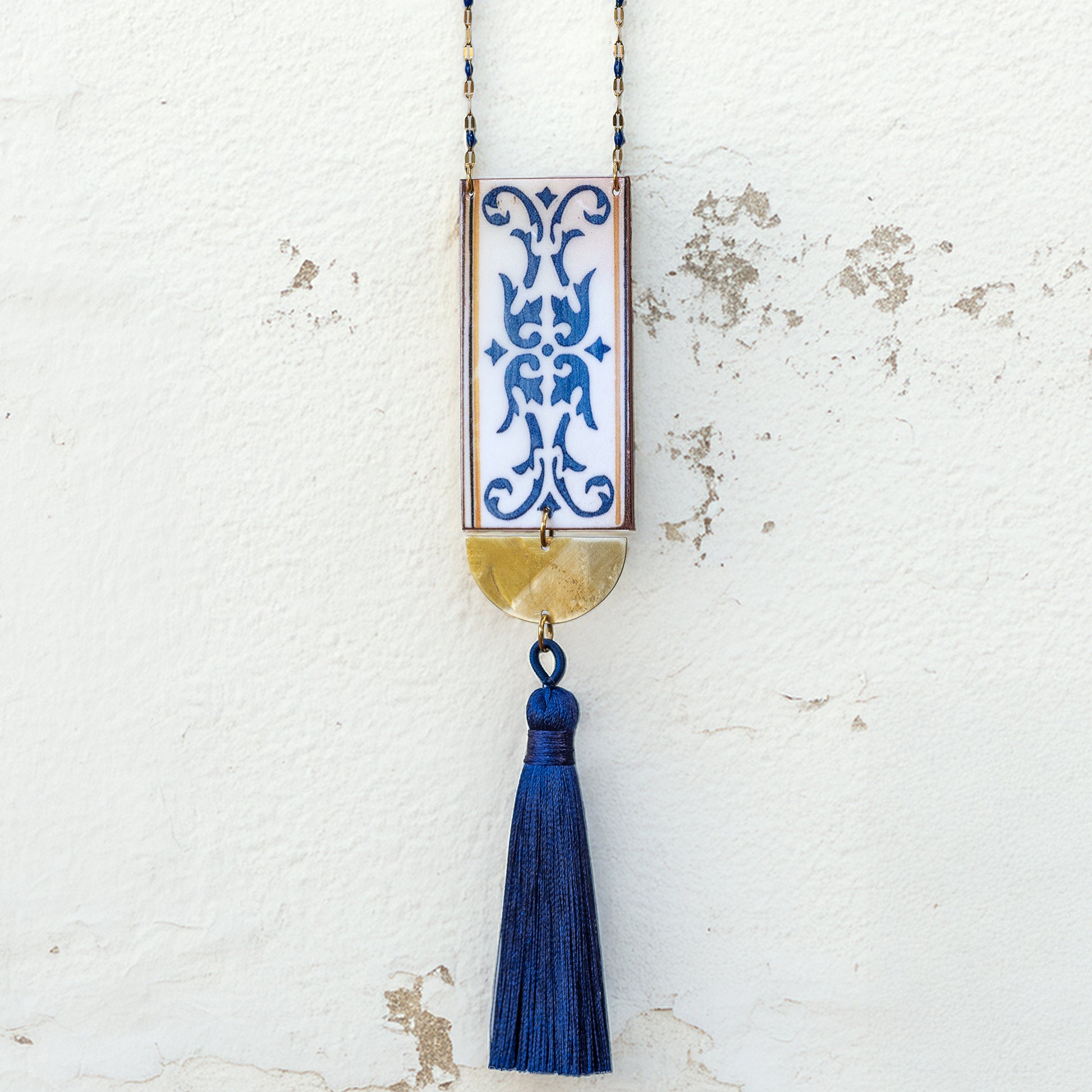 Collana artigianale ceramica in ottone, design moderno, fatta a mano in Italia, SICILIA