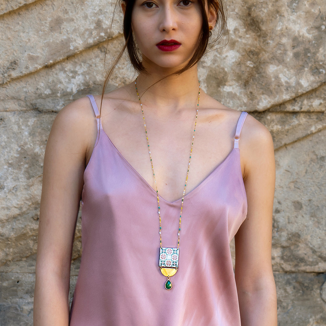 Collana artigianale maiolica in ottone, design moderno, fatta a mano in Italia, SICILIA