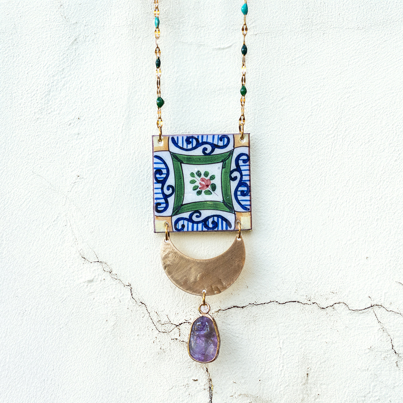 Collana artigianale maiolica in ottone, design moderno, fatta a mano in Italia, SICILIA