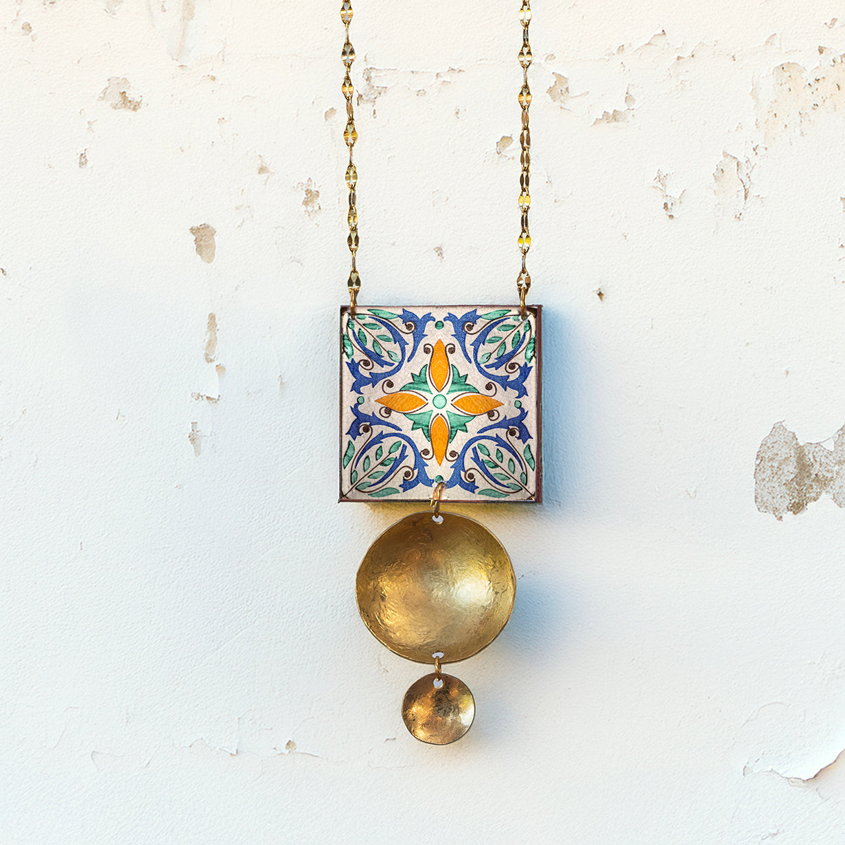 Collana artigianale maiolica in ottone, design moderno, fatta a mano in Italia, SICILIA