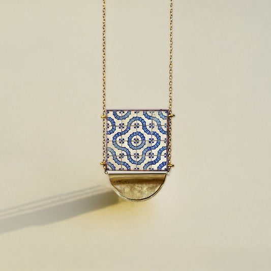 Collana artigianale maiolica in ottone, design moderno, fatta a mano in Italia, SICILIA