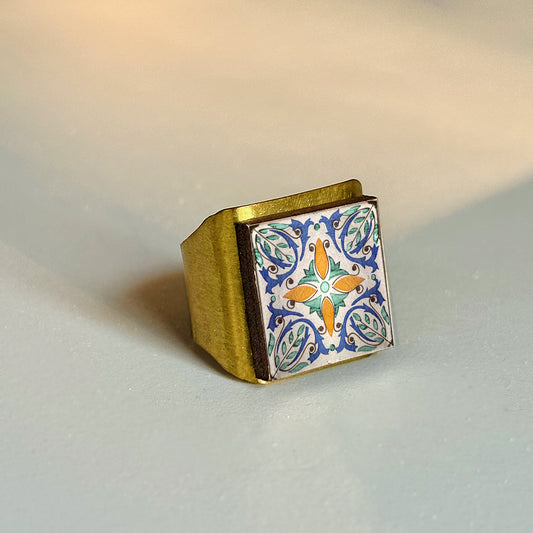 Anello artigianale maiolica in ottone, design moderno, fatta a mano in Italia, SICILIA