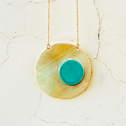 Collana artigianale ceramica in ottone, design moderno, fatta a mano in Italia, SICILIA
