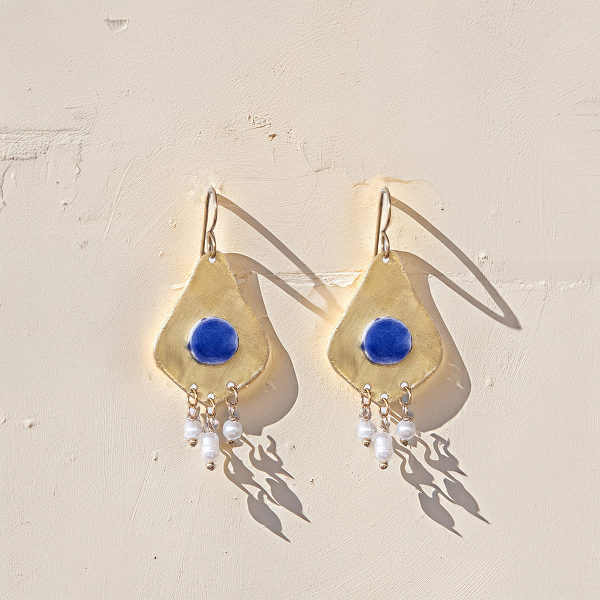 Orecchini artigianali ceramica in ottone, design moderno, fatta a mano in Italia, SICILIA